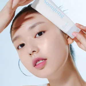 etude-soonjung-10-free-moist-emulsion-130ml-pic-1