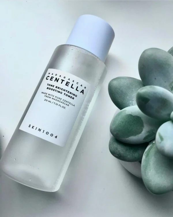 skin1004-madagascar-centella-tone-brightening-boosting-toner-210ml-pic-3