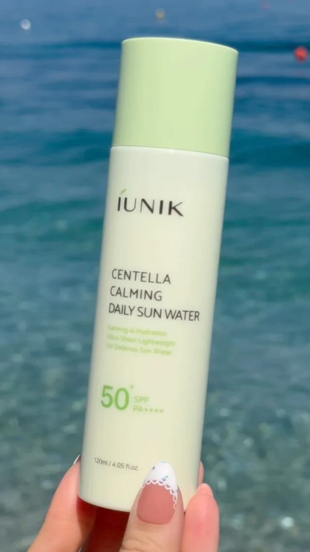 POV: SPF, który nadaje skórze promienny blask, doskonale sprawdza się pod makijażem i jest niewyczuwalny na skórze.☀️🤍

@iunik_official Centella Calming Daily Sun Water SPF 50+ PA++++ 

#skinguru24 #koreanskincare #koreanmakeup #iunik #spf